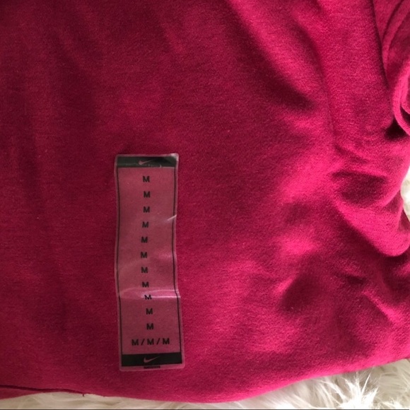 Nike Short Sleeved Fleece. Med & Small. - Picture 6 of 7